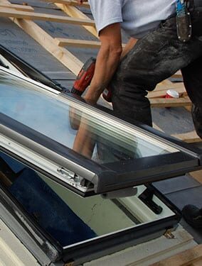 couvreur-pose-fenetre de toit -velux